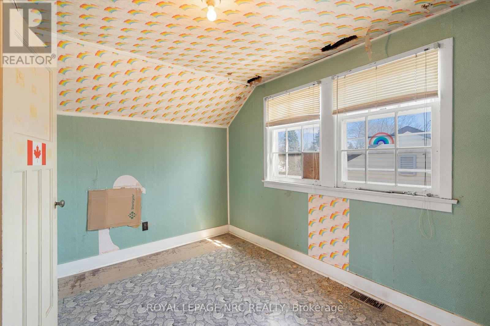 8 Byron Place, St. Catharines, Ontario  L2R 1M2 - Photo 13 - X12984648