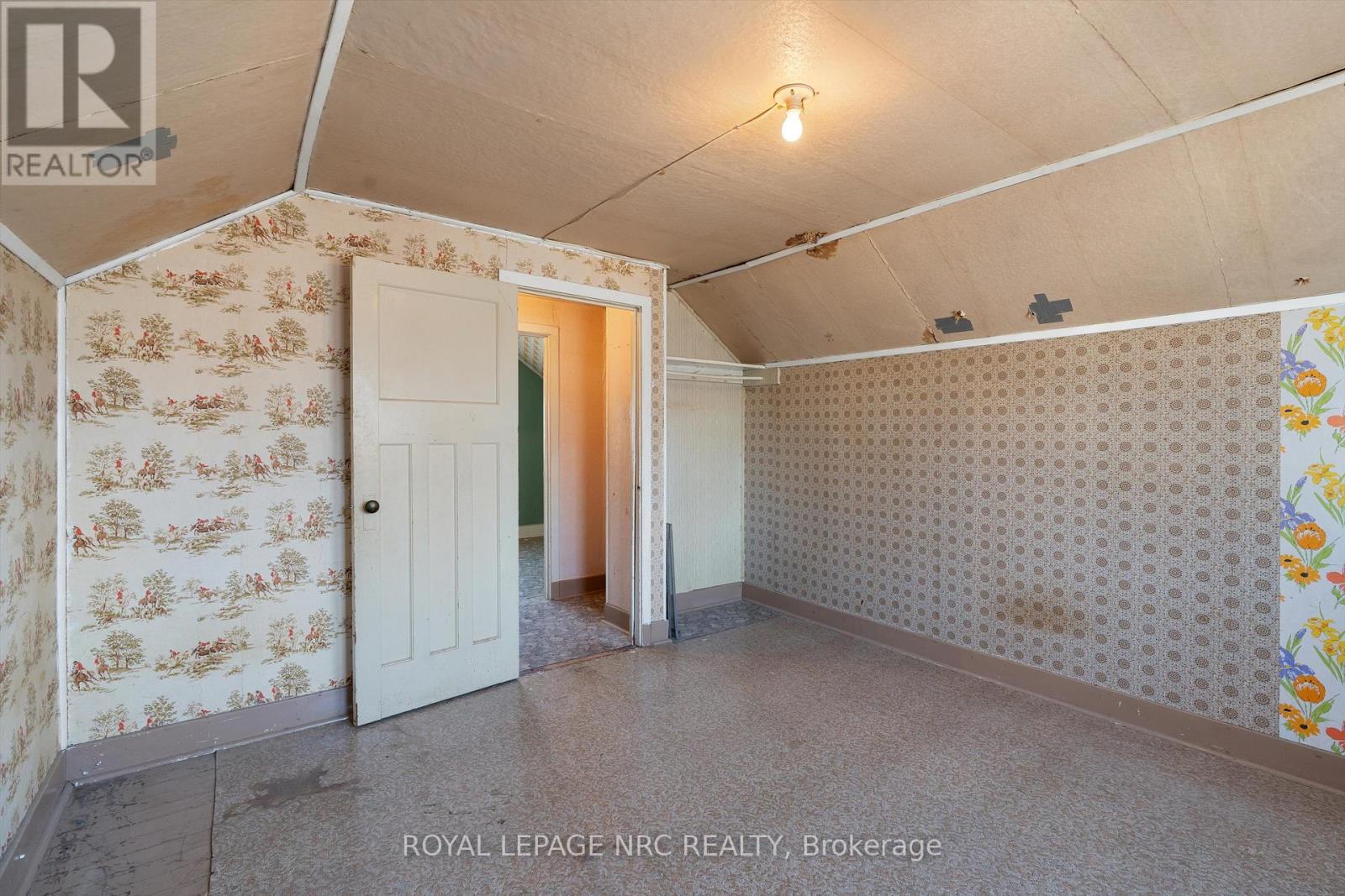 8 Byron Place, St. Catharines, Ontario  L2R 1M2 - Photo 16 - X12984648