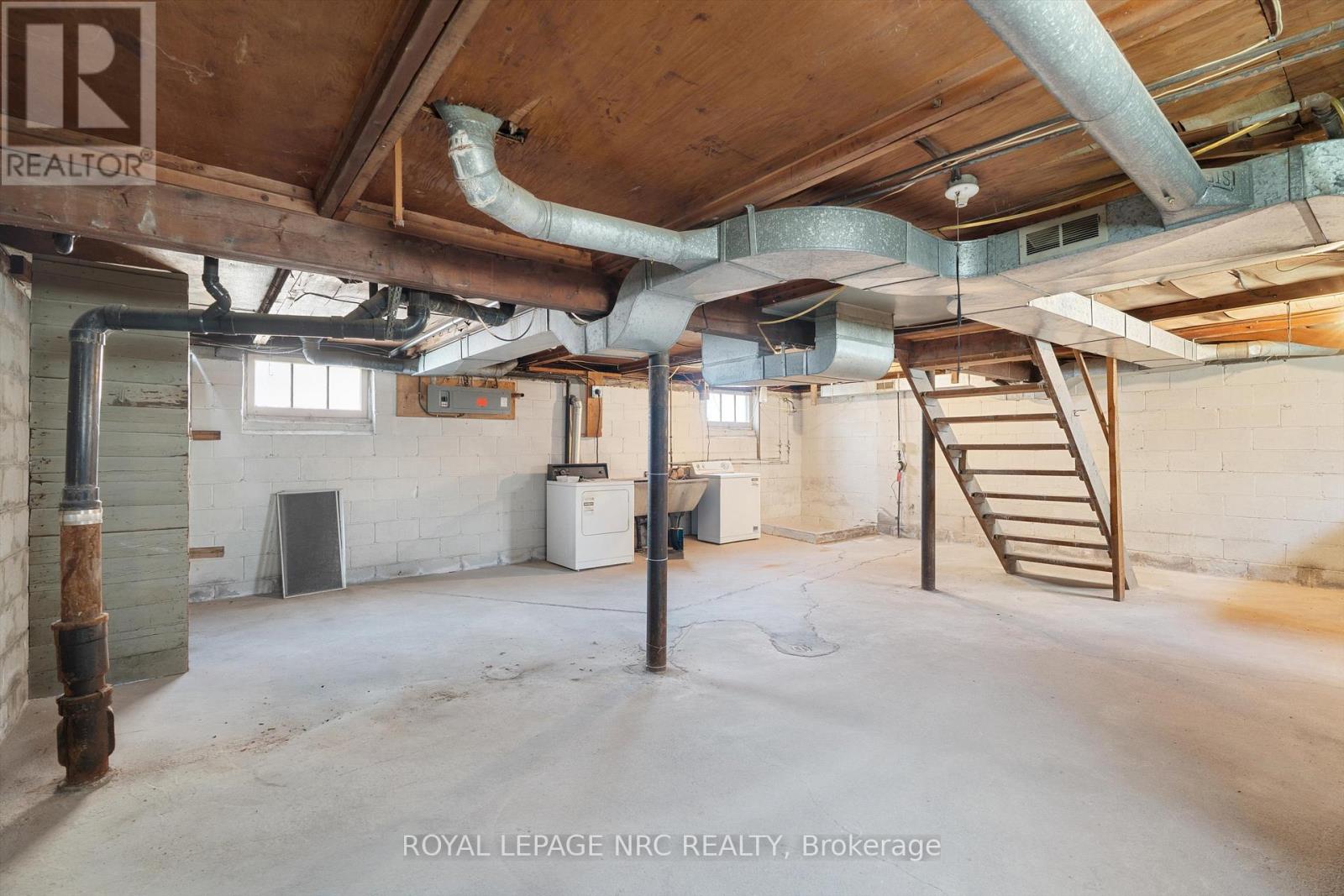 8 Byron Place, St. Catharines, Ontario  L2R 1M2 - Photo 17 - X12984648