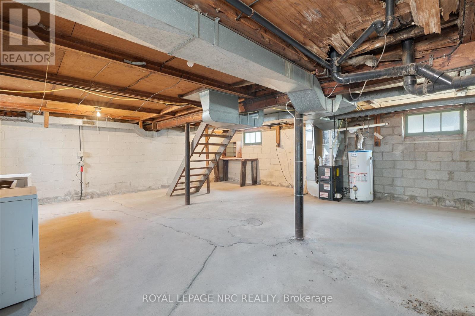 8 Byron Place, St. Catharines, Ontario  L2R 1M2 - Photo 18 - X12984648