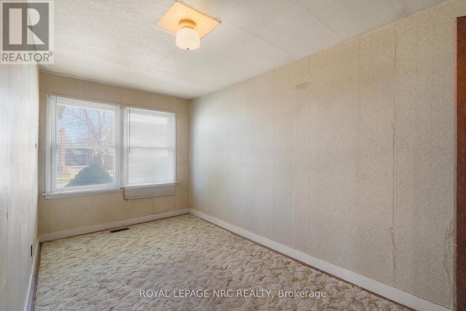 8 Byron Place, St. Catharines, Ontario  L2R 1M2 - Photo 8 - X12984648