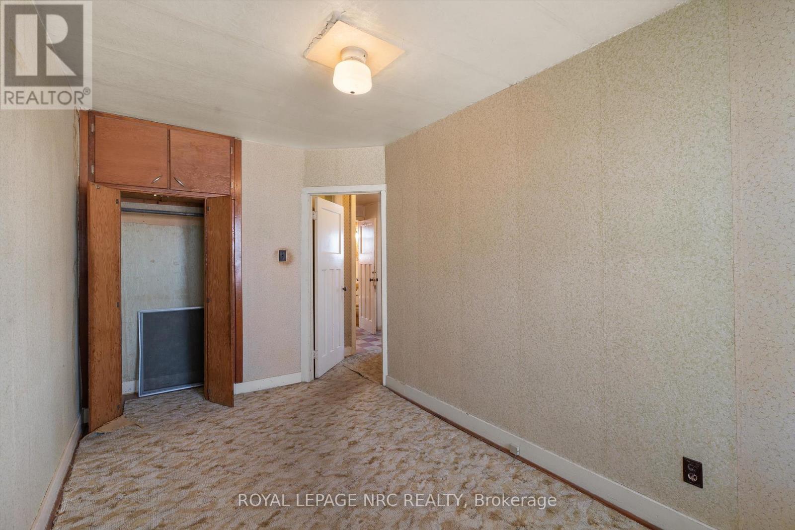 8 Byron Place, St. Catharines, Ontario  L2R 1M2 - Photo 9 - X12984648