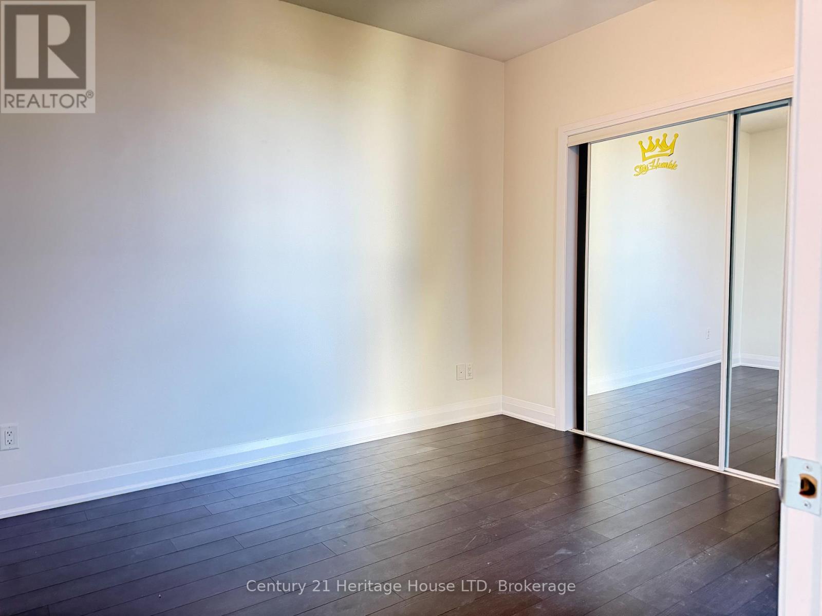 401 - 16 Concord Place, Grimsby, Ontario  L3M 4E8 - Photo 7 - X12984698