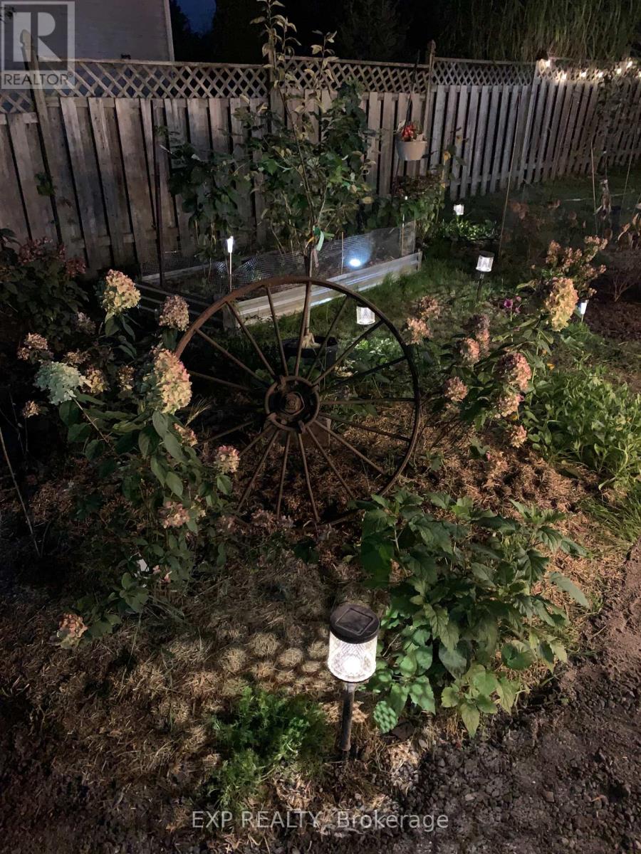 1104 Ferrier Avenue, Innisfil, Ontario  L0L 1W0 - Photo 49 - N12968516