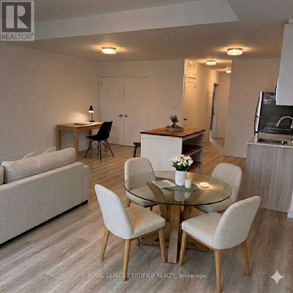 P16 - 25 PALACE STREET, Kitchener, Ontario