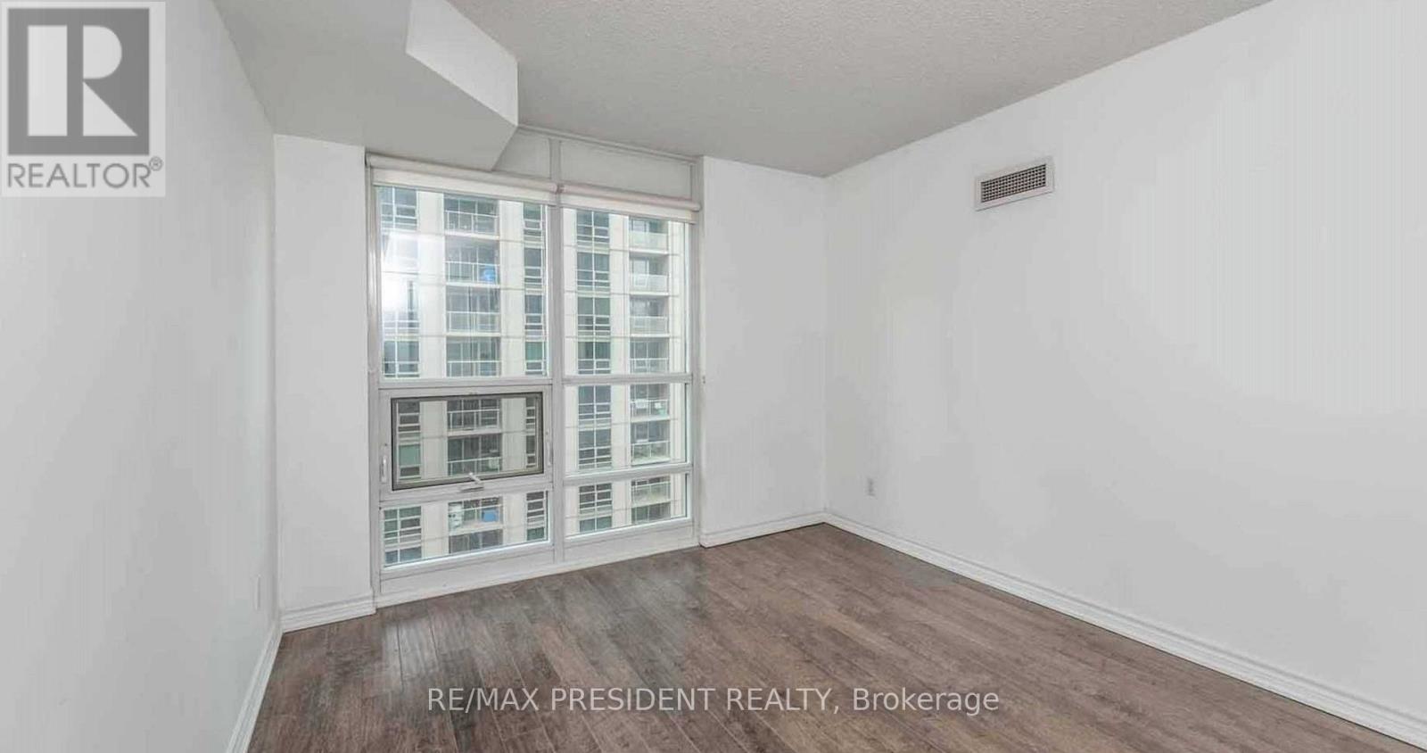 2213 - 761 Bay Street, Toronto, Ontario  M5G 2R2 - Photo 13 - C12948080