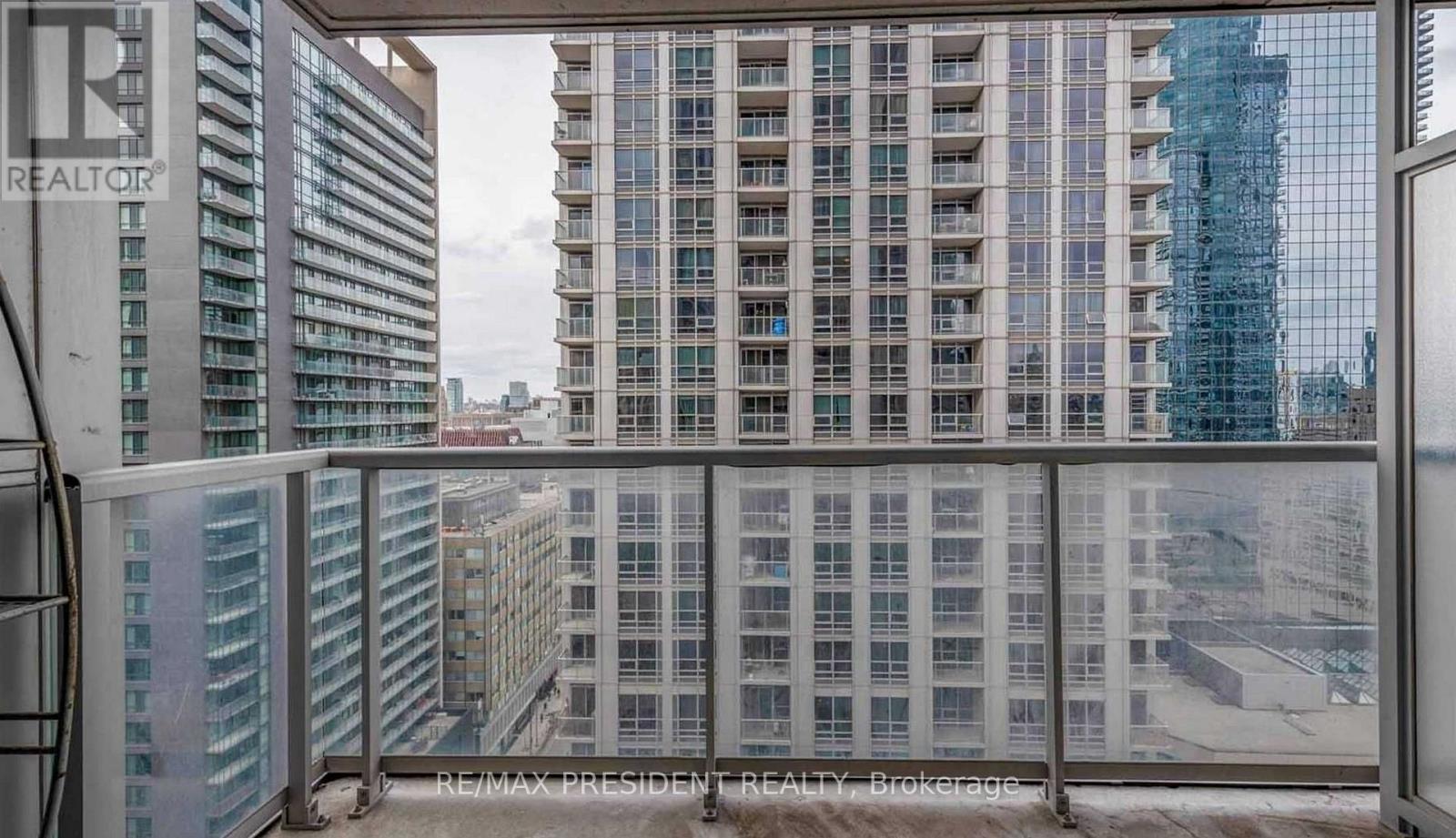 2213 - 761 Bay Street, Toronto, Ontario  M5G 2R2 - Photo 6 - C12948080