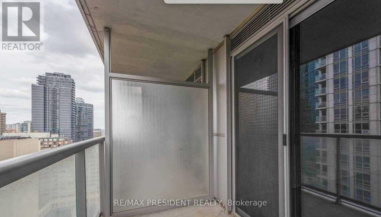 2213 - 761 Bay Street, Toronto, Ontario  M5G 2R2 - Photo 7 - C12948080