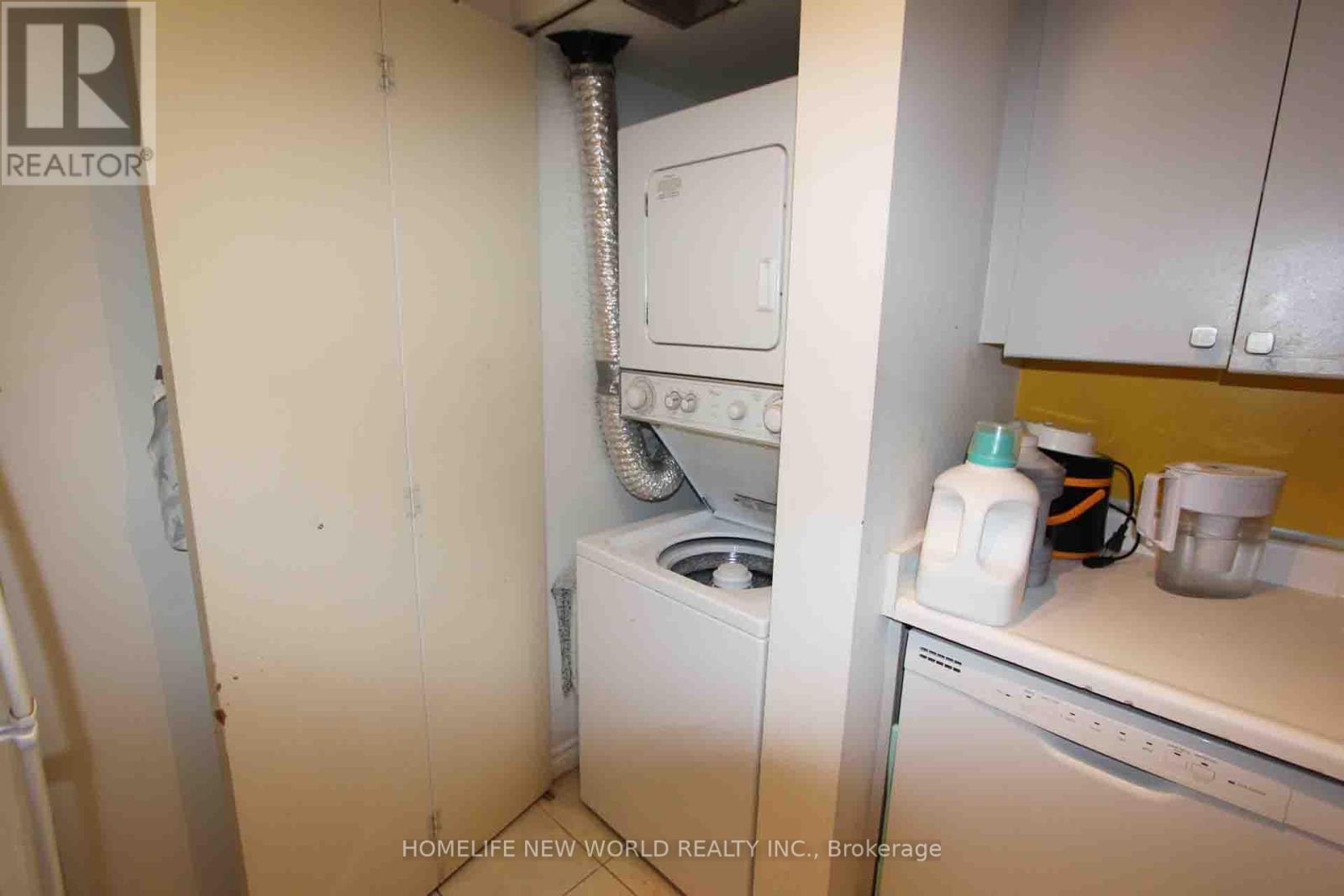 2012 - 1001 Bay Street, Toronto, Ontario  M5S 3A6 - Photo 8 - C12984754