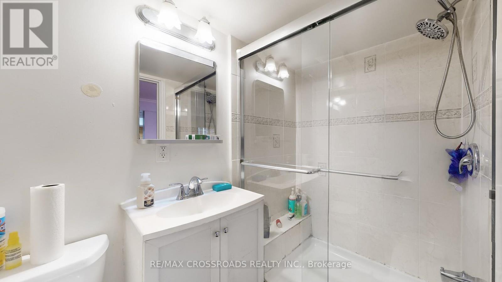 234 Sussex Avenue, Richmond Hill, Ontario L4C 2G4 - Photo 17 - N12935104