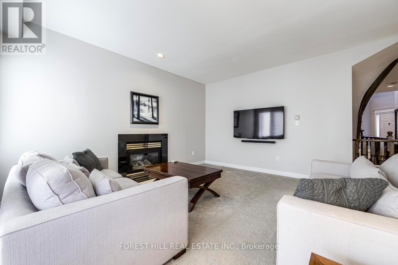 45 Cedar Springs Drive, Richmond Hill, Ontario  L4S 2B1 - Photo 9 - N12982564