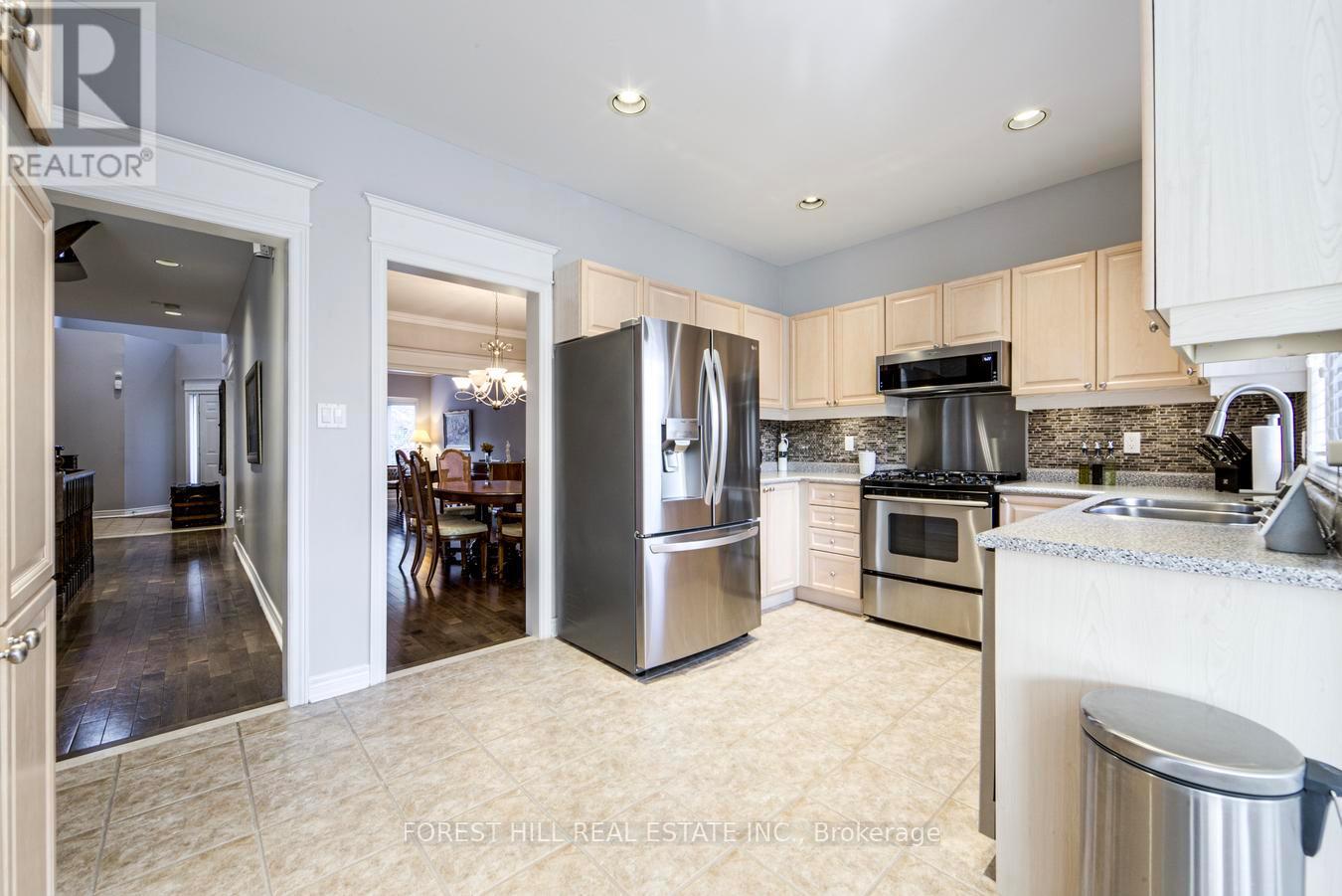 45 Cedar Springs Drive, Richmond Hill, Ontario  L4S 2B1 - Photo 6 - N12982564