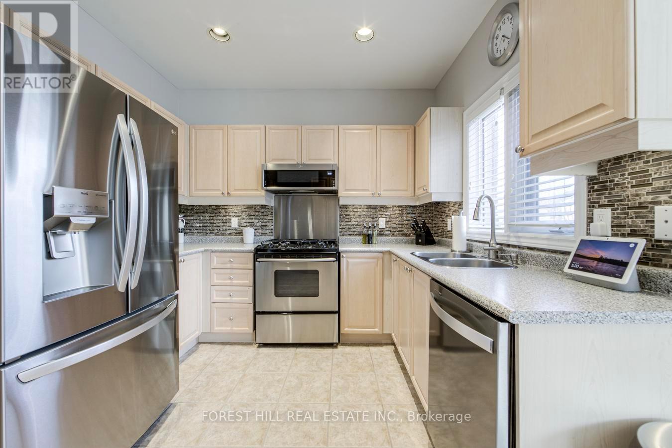 45 Cedar Springs Drive, Richmond Hill, Ontario  L4S 2B1 - Photo 7 - N12982564