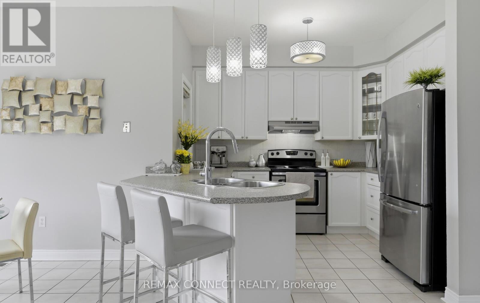 2361 Southcott Road, Pickering, Ontario  L1X 2T3 - Photo 13 - E12984720