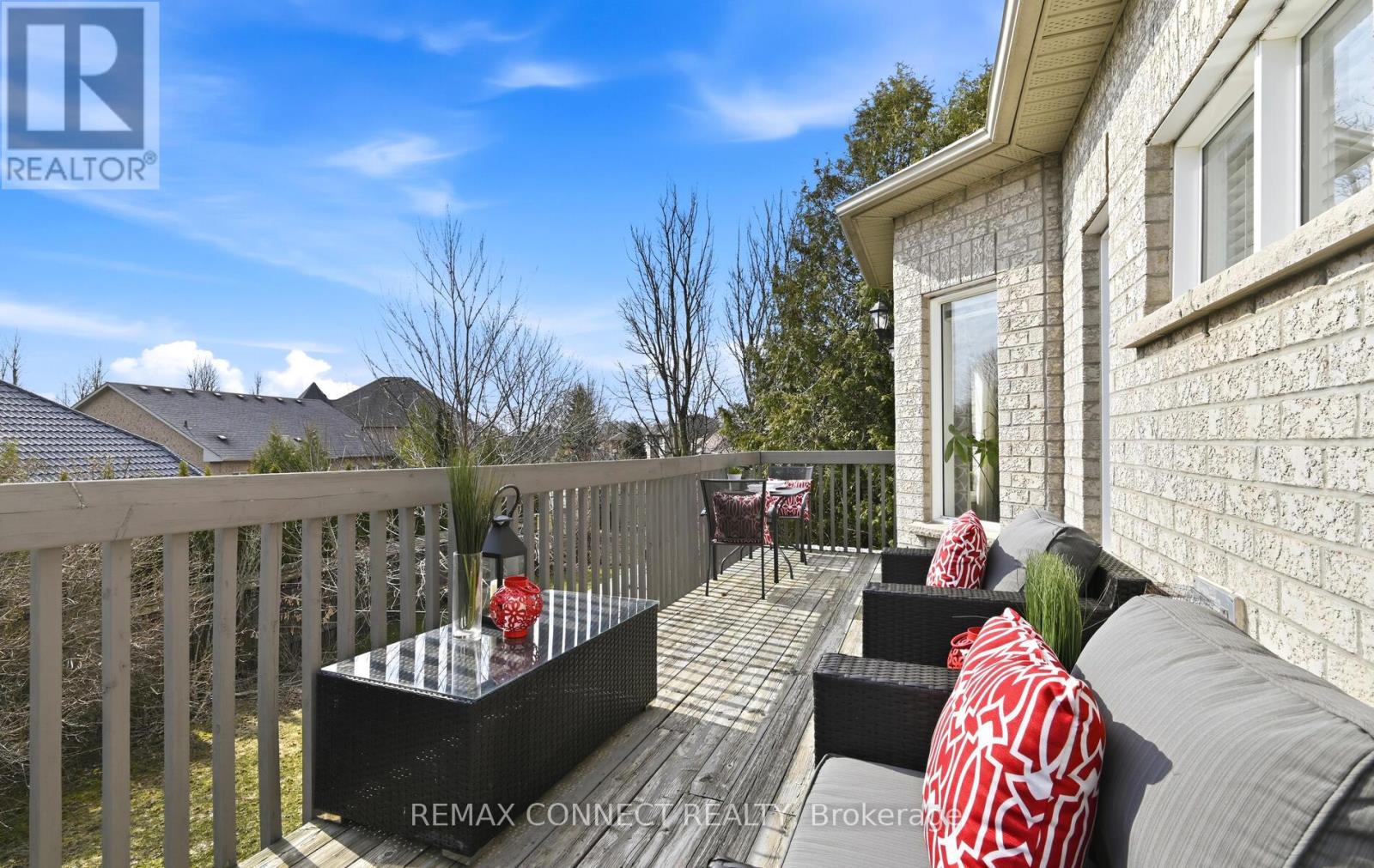 2361 Southcott Road, Pickering, Ontario  L1X 2T3 - Photo 15 - E12984720