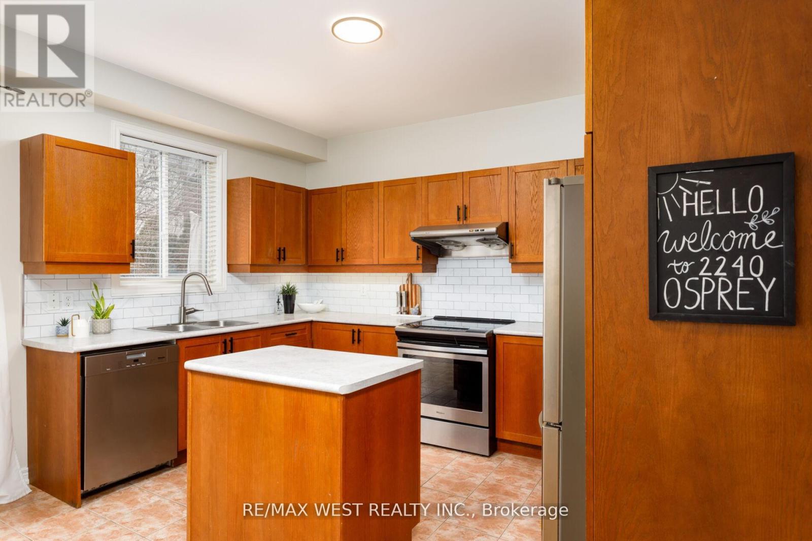 2240 Osprey Lane, Oakville, Ontario  L6M 3Z8 - Photo 14 - W12924176