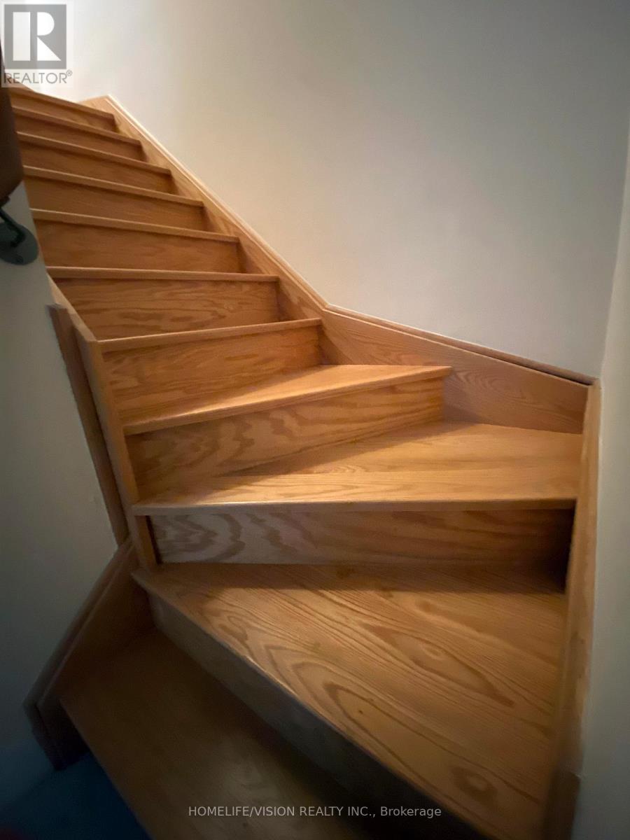 70 - 23 Eldora Avenue, Toronto, Ontario  M2M 0B5 - Photo 8 - C12973512