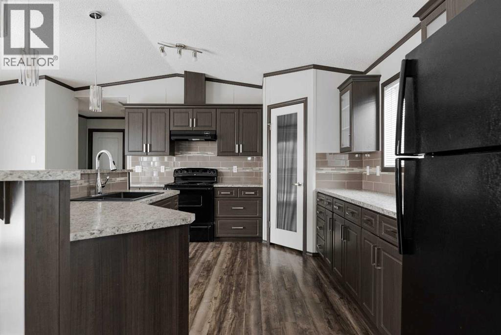 309 Mckinlay Crescent, Fort Mcmurray, Alberta  T9K 2M9 - Photo 3 - A2294285