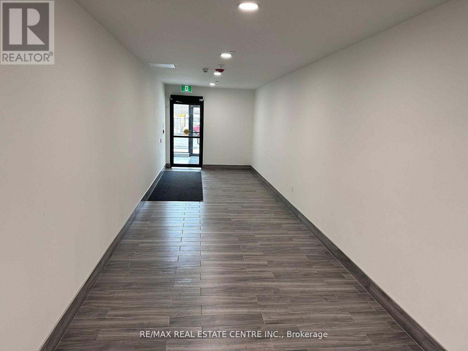 101 - 181 Elmira Road, Guelph, Ontario  N1K 1R2 - Photo 6 - X12875826