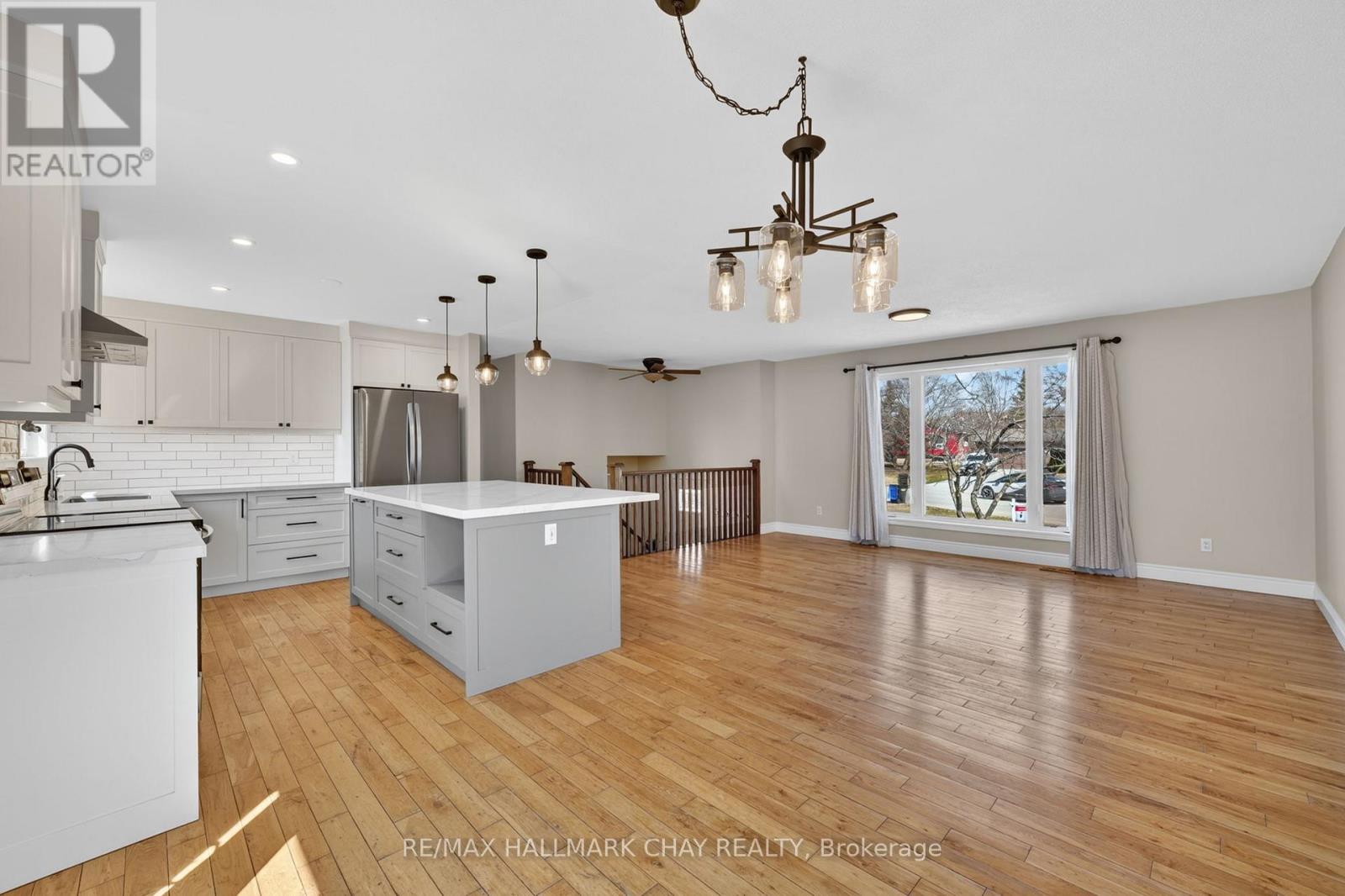 224 Thornton Avenue, Essa (Thornton), Ontario  L0L 2N0 - Photo 11 - N12984564