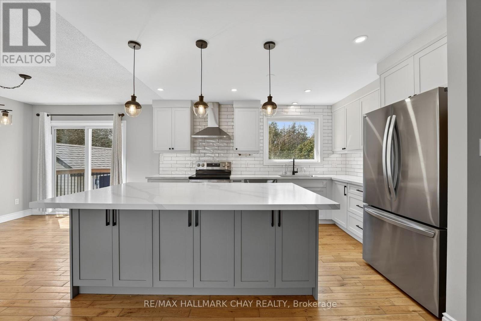 224 Thornton Avenue, Essa (Thornton), Ontario  L0L 2N0 - Photo 12 - N12984564