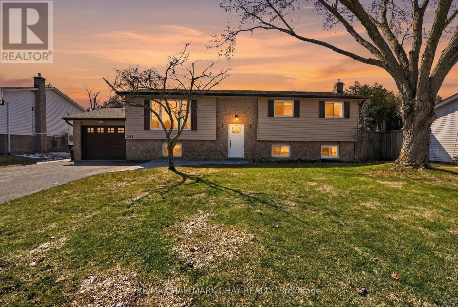 224 Thornton Avenue, Essa (Thornton), Ontario  L0L 2N0 - Photo 2 - N12984564