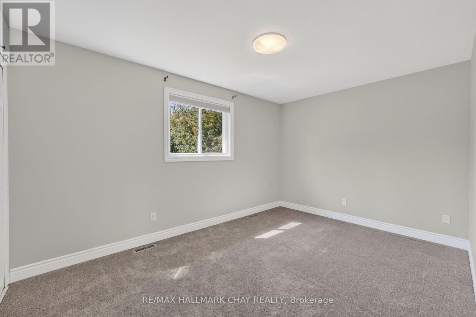 224 Thornton Avenue, Essa (Thornton), Ontario  L0L 2N0 - Photo 22 - N12984564