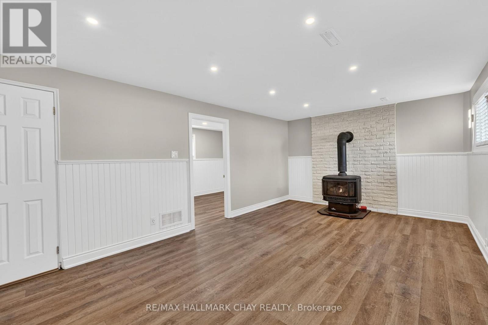 224 Thornton Avenue, Essa (Thornton), Ontario  L0L 2N0 - Photo 26 - N12984564