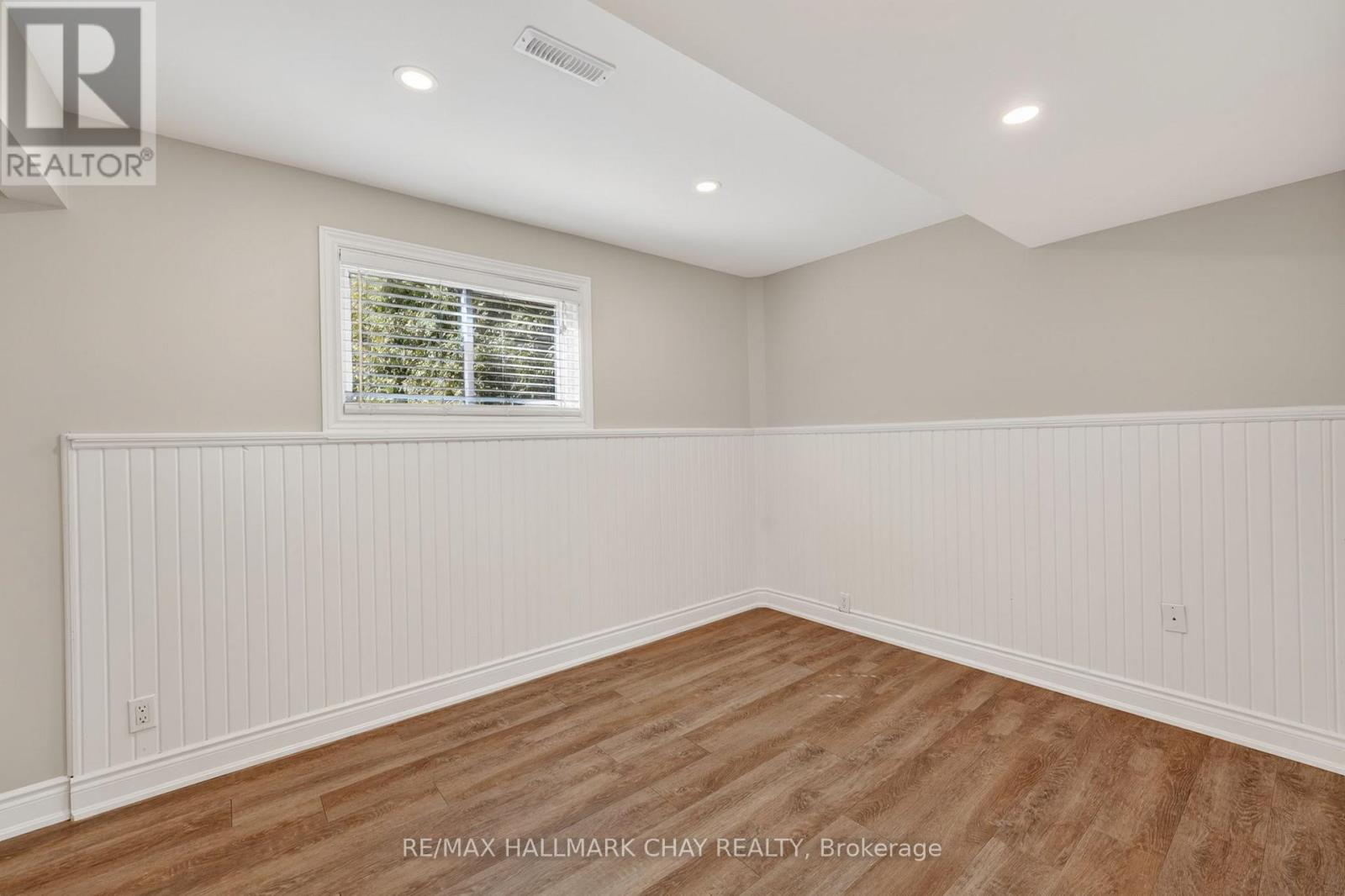 224 Thornton Avenue, Essa (Thornton), Ontario  L0L 2N0 - Photo 29 - N12984564