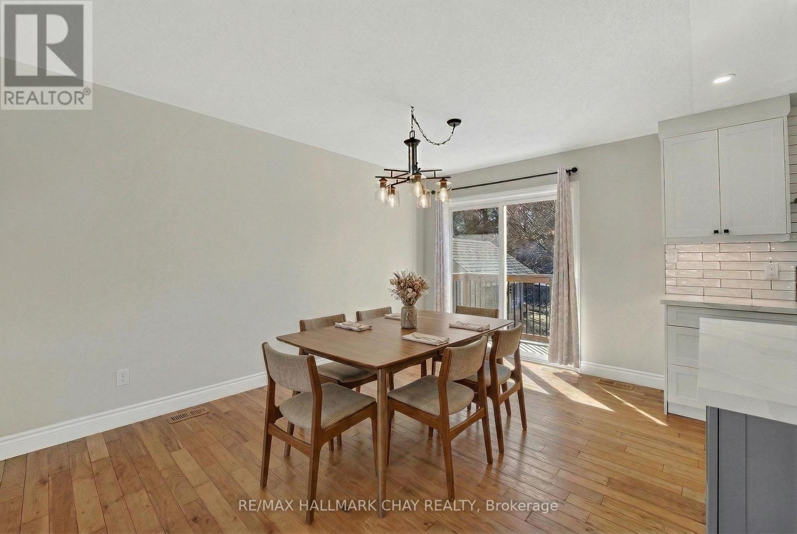 224 Thornton Avenue, Essa (Thornton), Ontario  L0L 2N0 - Photo 6 - N12984564