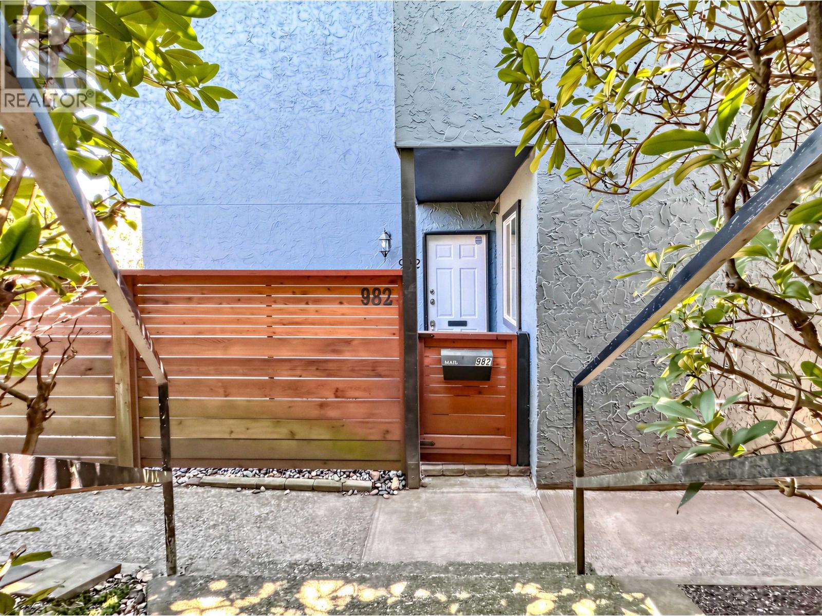 982 Howie Avenue, Coquitlam, British Columbia  V3J 1T3 - Photo 20 - R3107266