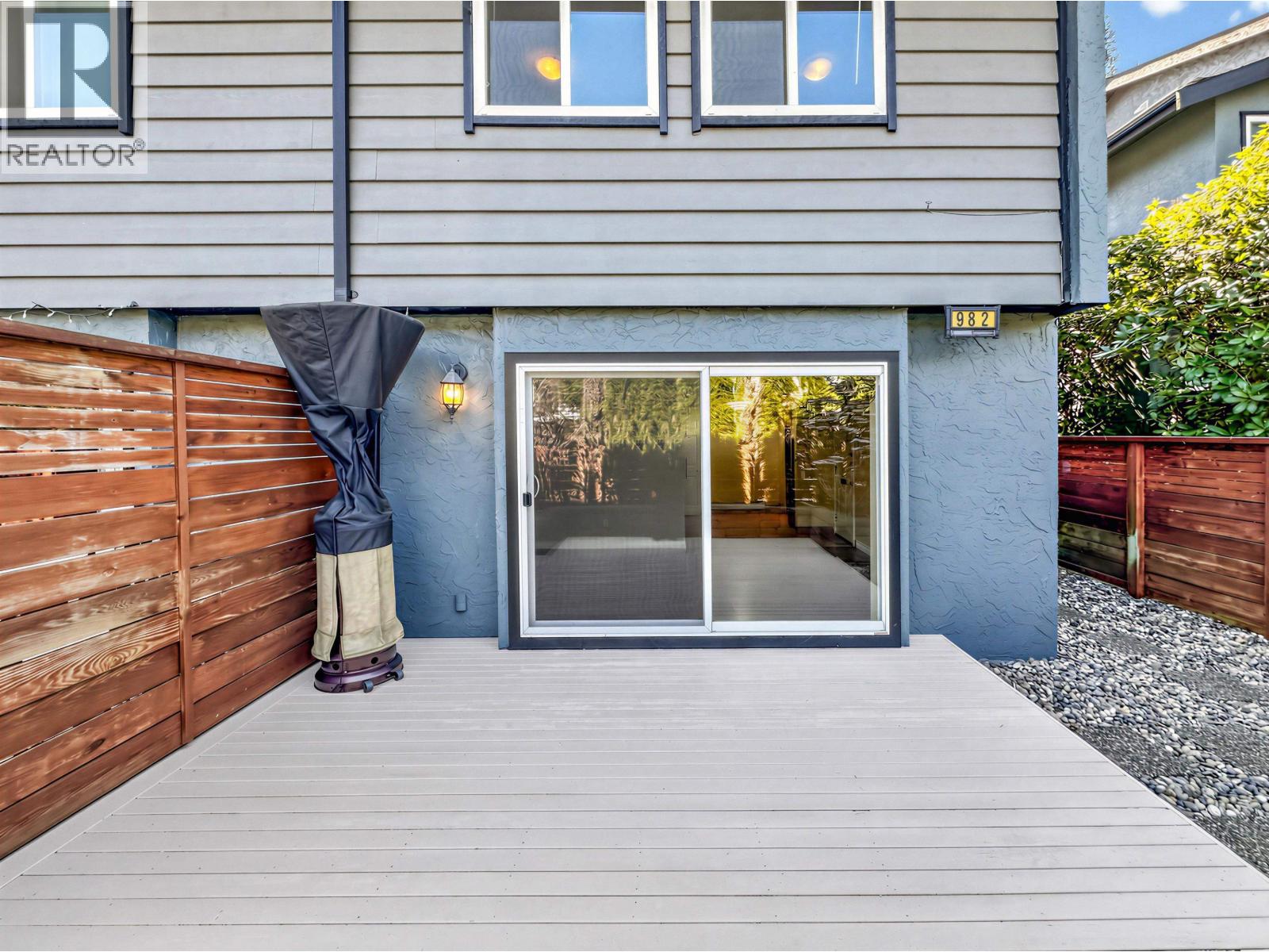 982 Howie Avenue, Coquitlam, British Columbia  V3J 1T3 - Photo 15 - R3107266