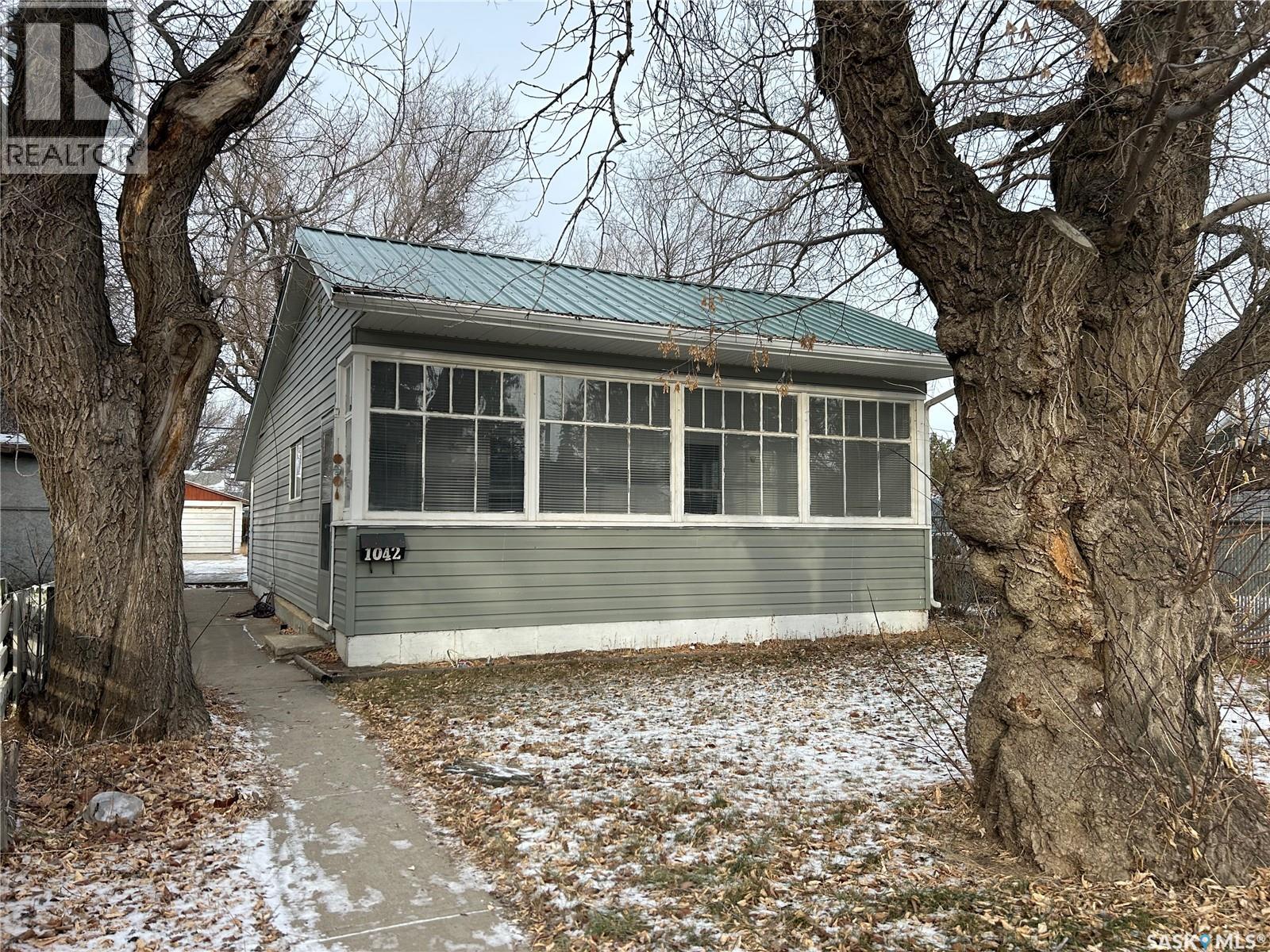 1042 Coteau STREET W, Moose Jaw, Saskatchewan