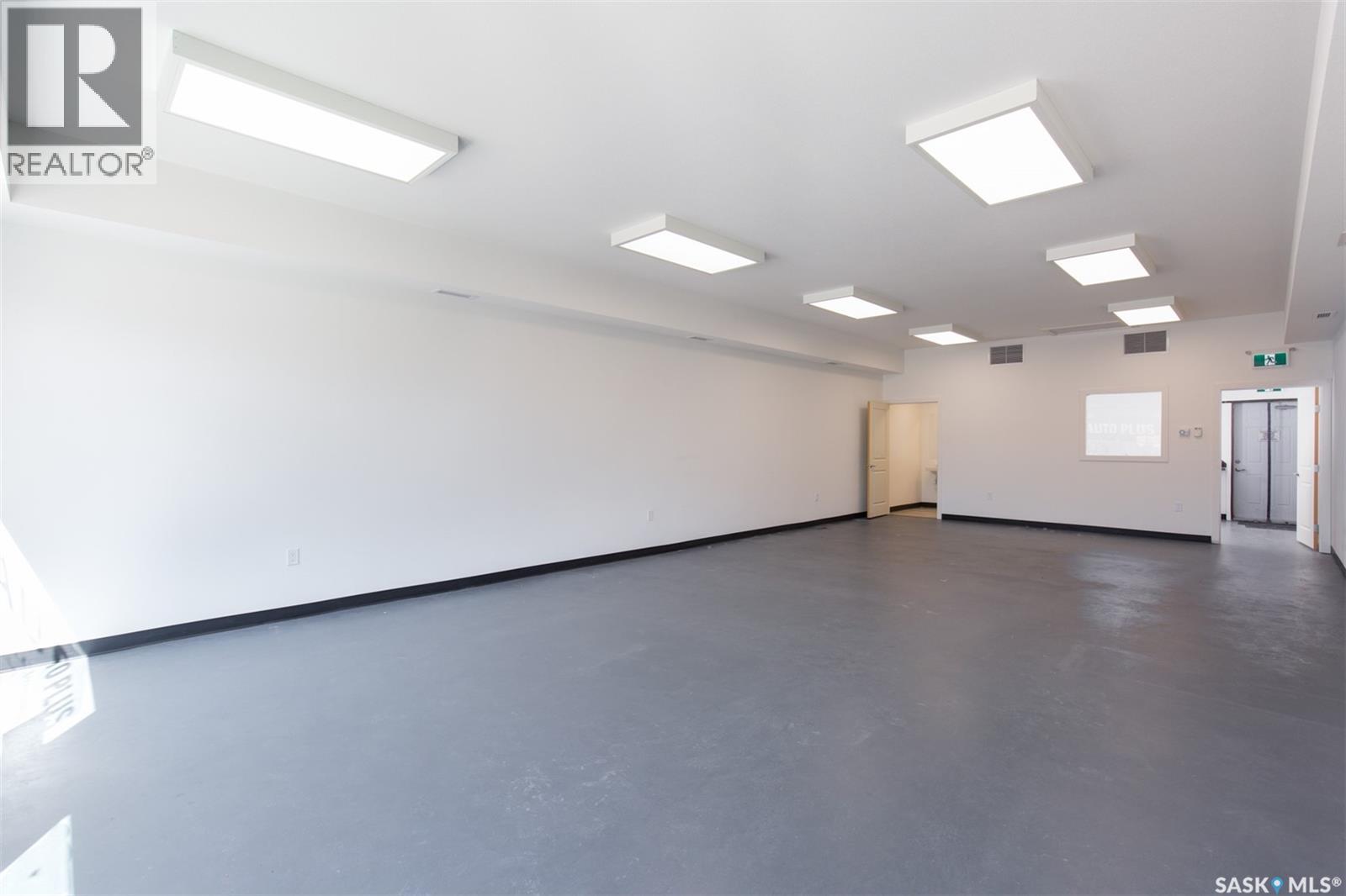 256 High Street W, Moose Jaw, Saskatchewan  S6H 1S7 - Photo 2 - SK032618