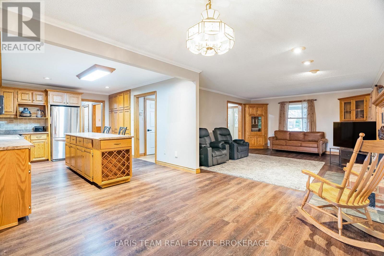 301 Concession 4 Road E, Tiny, Ontario L0L 2T0 - Photo 14 - S12984510