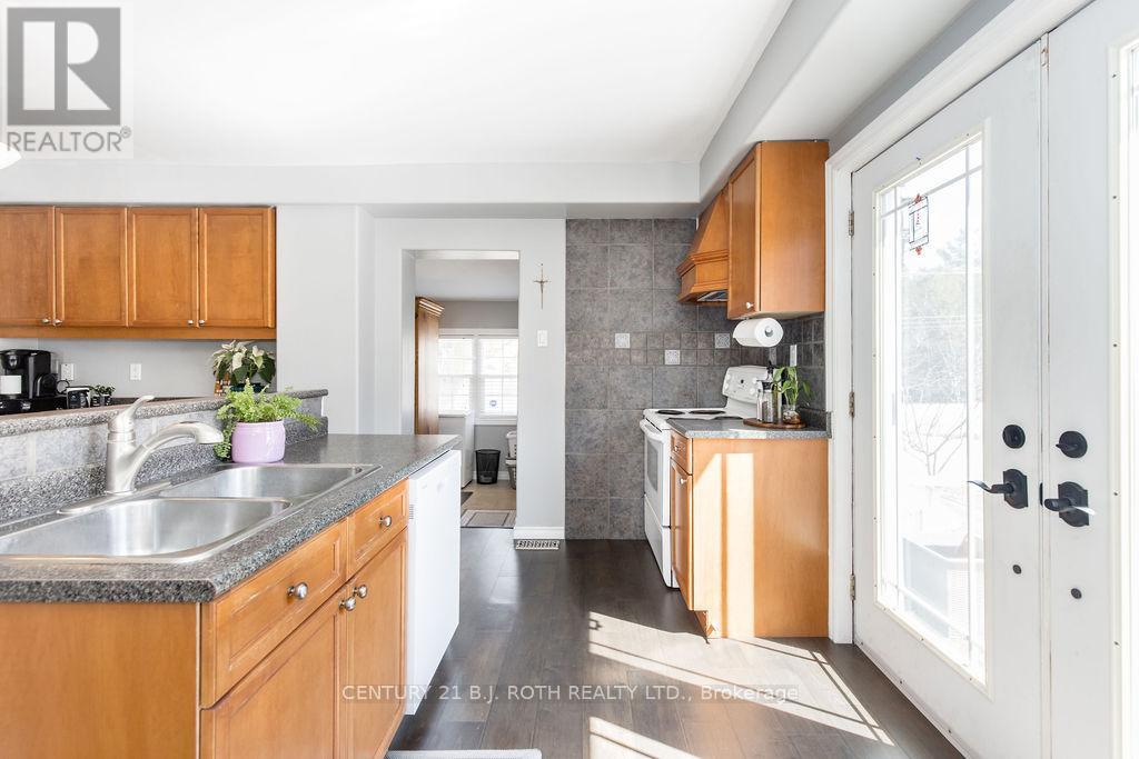 490 Park Street, Tay, Ontario  L0K 2A0 - Photo 10 - S12984718