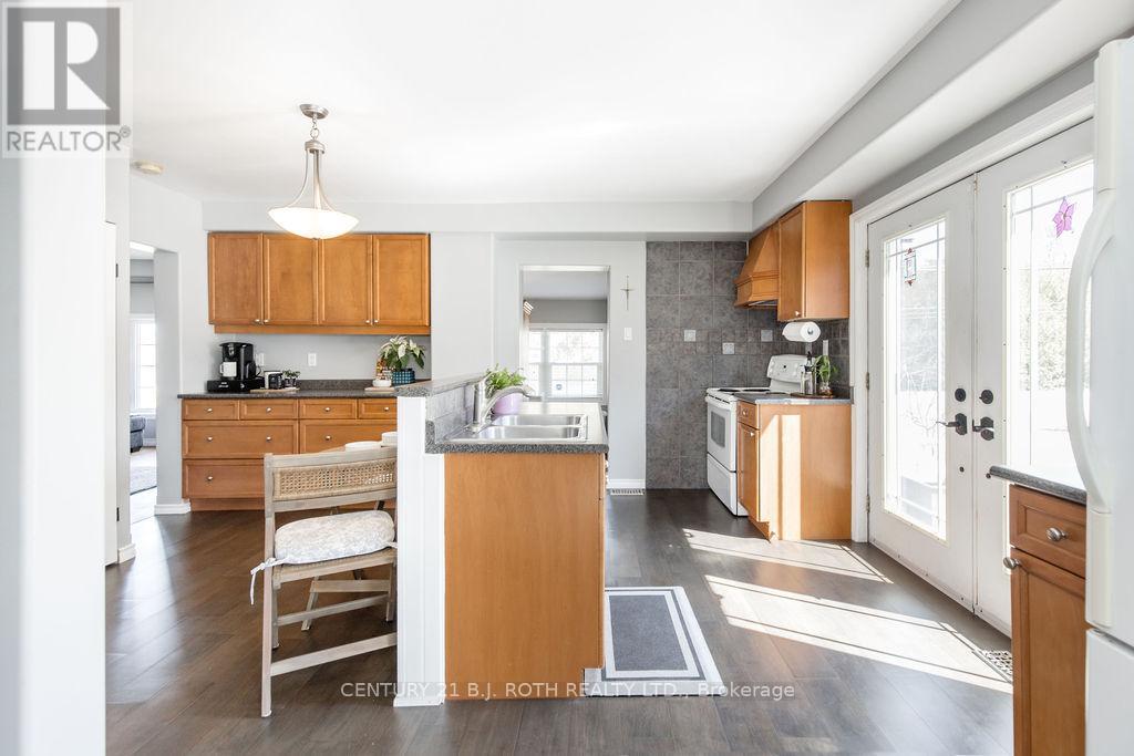 490 Park Street, Tay, Ontario  L0K 2A0 - Photo 11 - S12984718