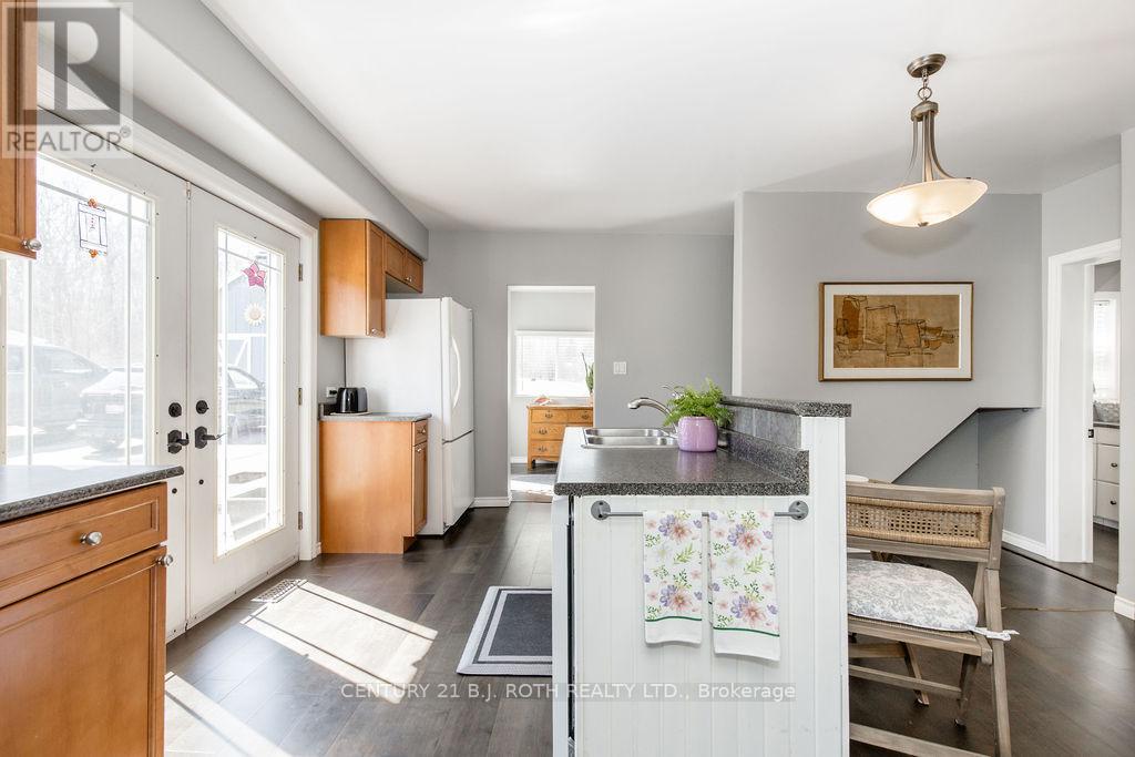 490 Park Street, Tay, Ontario  L0K 2A0 - Photo 14 - S12984718