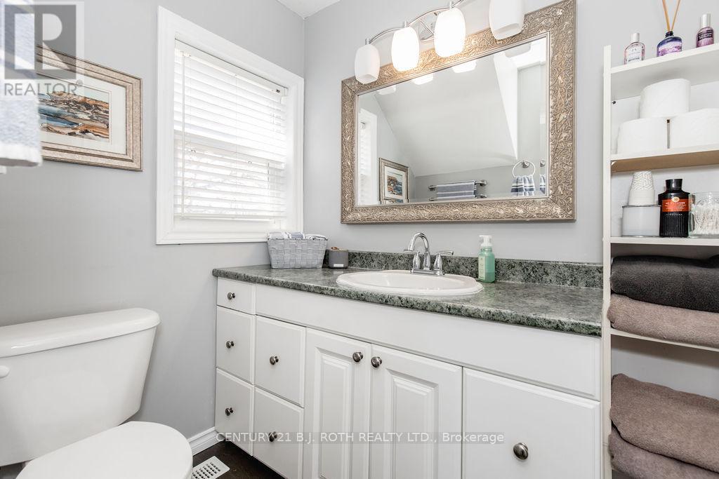 490 Park Street, Tay, Ontario  L0K 2A0 - Photo 16 - S12984718