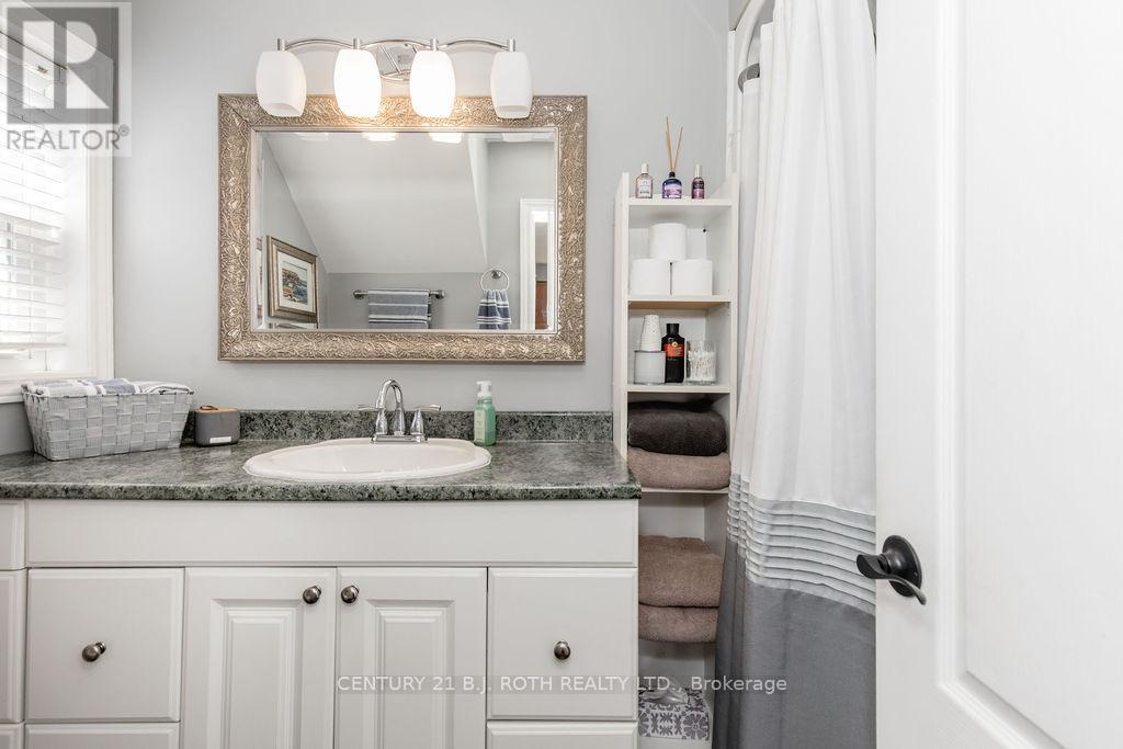 490 Park Street, Tay, Ontario  L0K 2A0 - Photo 17 - S12984718