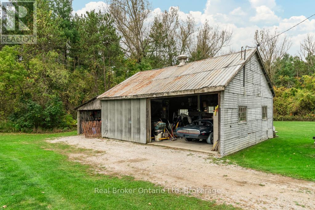 4060 10th Side Road, Bradford West Gwillimbury, Ontario  L3Z 3V2 - Photo 37 - N12773140