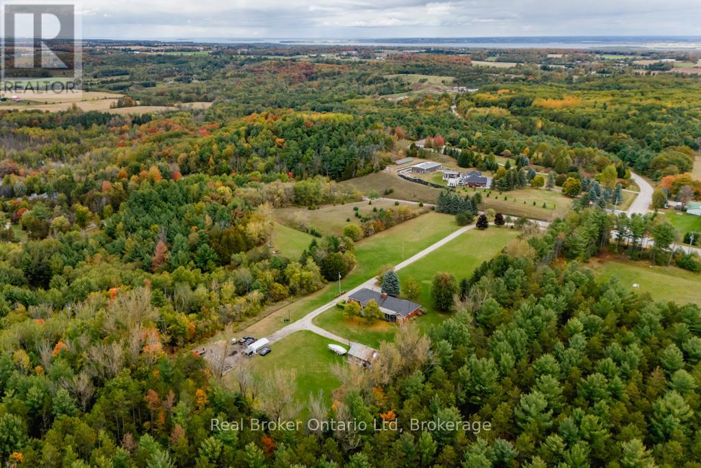 4060 10th Side Road, Bradford West Gwillimbury, Ontario  L3Z 3V2 - Photo 45 - N12773140