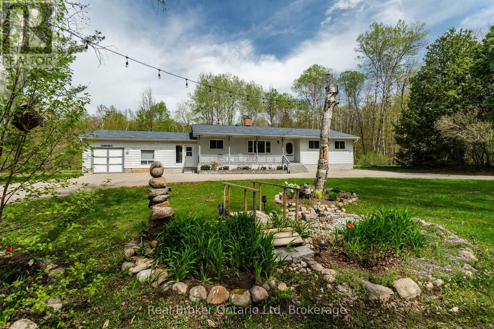 1467 Rosemount Road, Tay, Ontario  L0K 2C0 - Photo 3 - S12389589