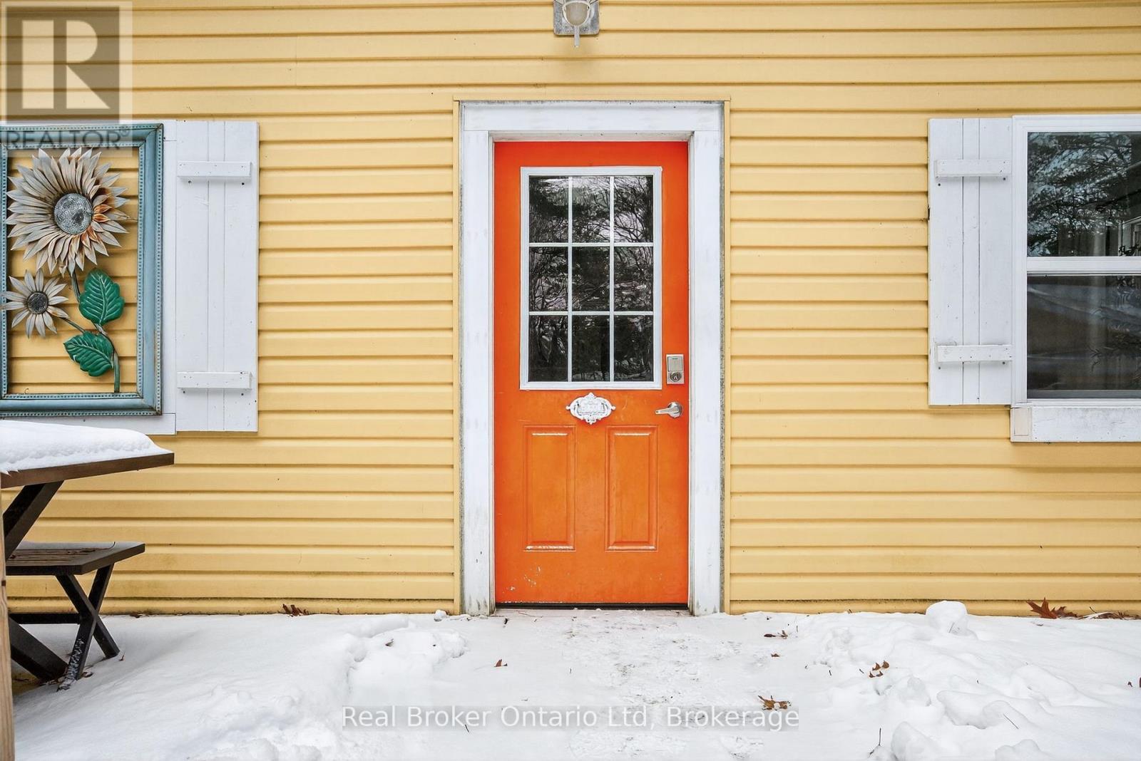 1326 Tiny Beaches Road N, Tiny, Ontario  L9M 0H3 - Photo 7 - S12602382