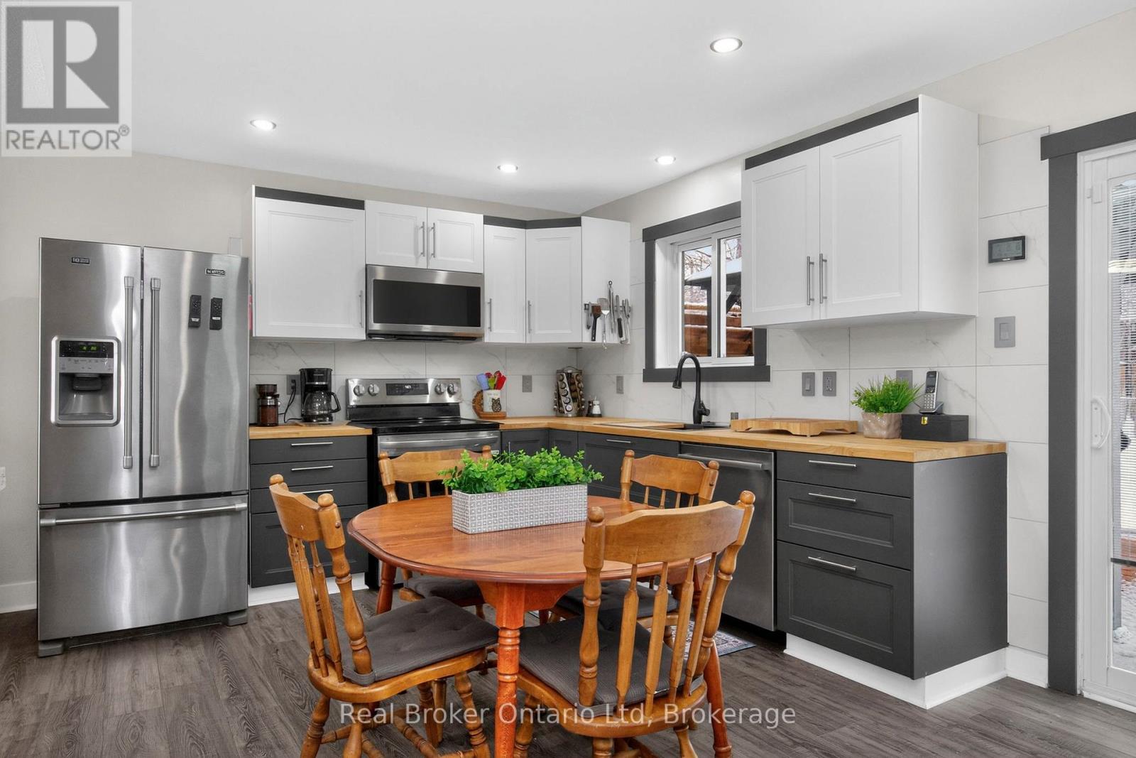 44 Byrnes Crescent, Penetanguishene, Ontario  L9M 1V9 - Photo 6 - S12819594