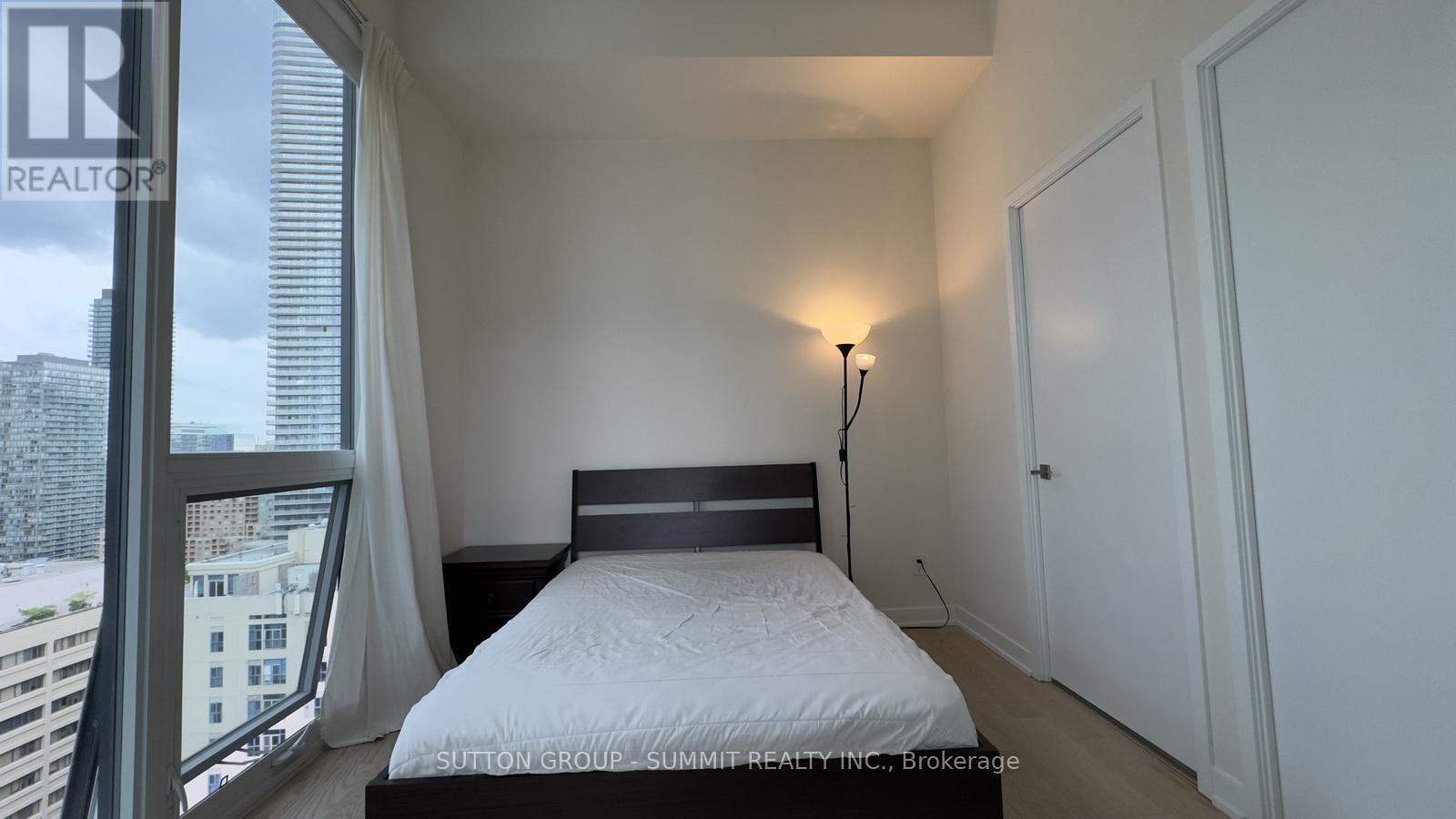 1704 - 17 Dundonald Street, Toronto, Ontario  M4Y 1K3 - Photo 8 - C12983424