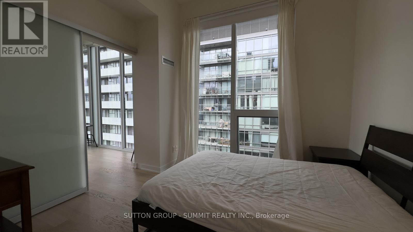 1704 - 17 Dundonald Street, Toronto, Ontario  M4Y 1K3 - Photo 9 - C12983424