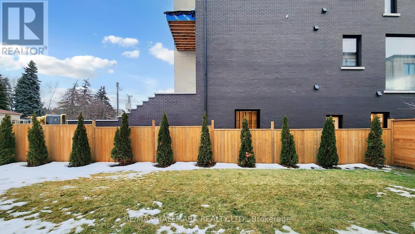 31 Naughton Drive, Richmond Hill, Ontario L4C 4M6 - Photo 48 - N12976440