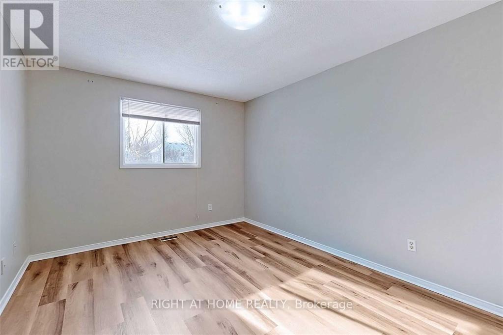 1017 Anna Maria Avenue, Innisfil, Ontario  L9S 1V6 - Photo 5 - N12984574