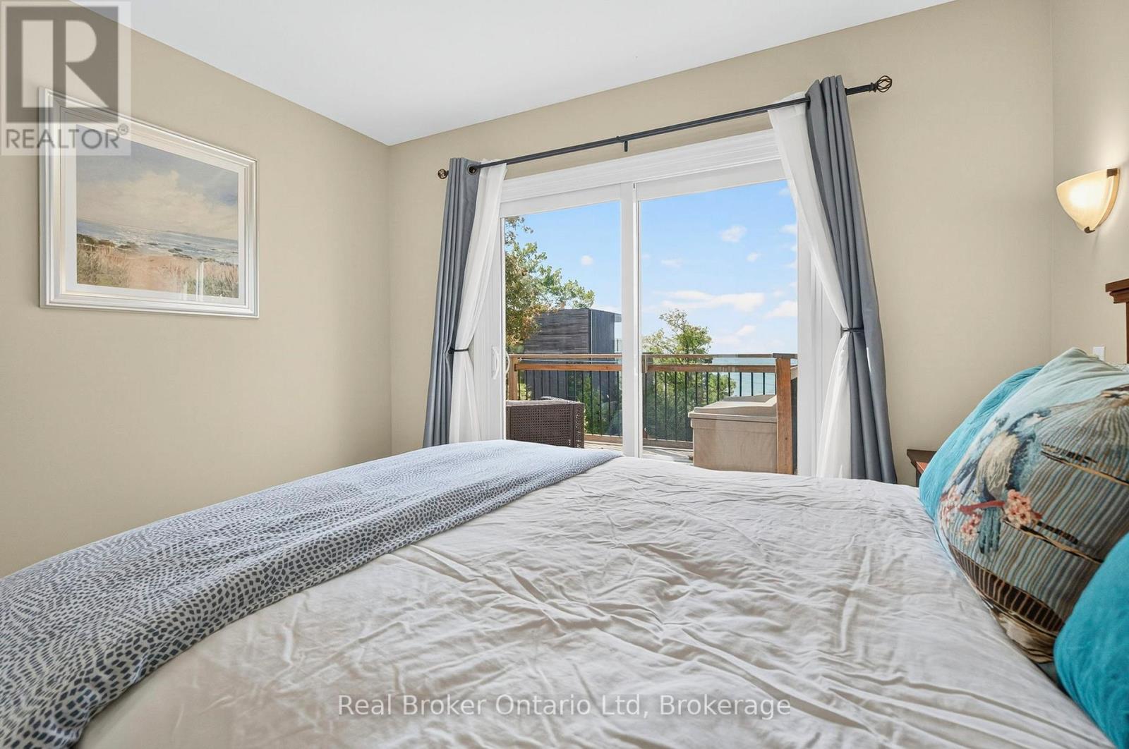 1948 Tiny Beaches Road S, Tiny, Ontario  L0L 1P1 - Photo 21 - S12901472